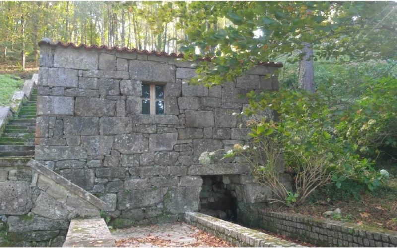 Deputación de Pontevedra inicia obras de recuperación do muíño de auga no Castelo de Soutomaior