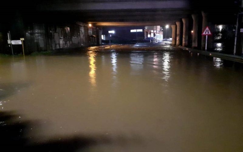 O Porriño sufríu inundacións por desbordamento do río Louro