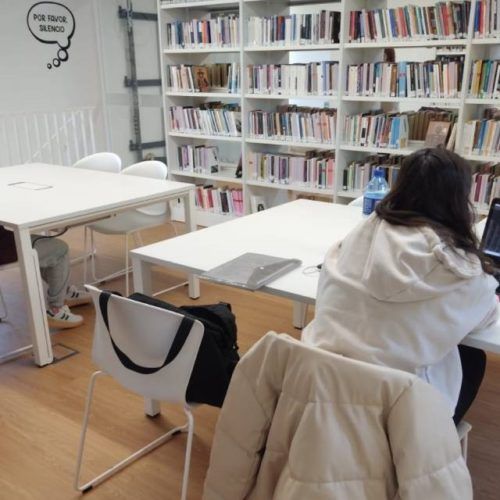 Biblioteca Municipal de Salvaterra reforza os seus horarios para exames ABAU e recuperación