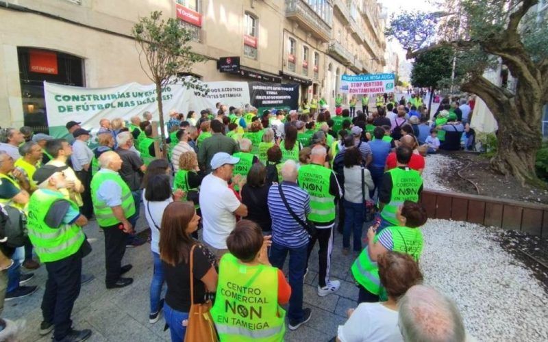 200 veciños mosenses protestan contra o vertido contaminante do proxecto Afouteza
