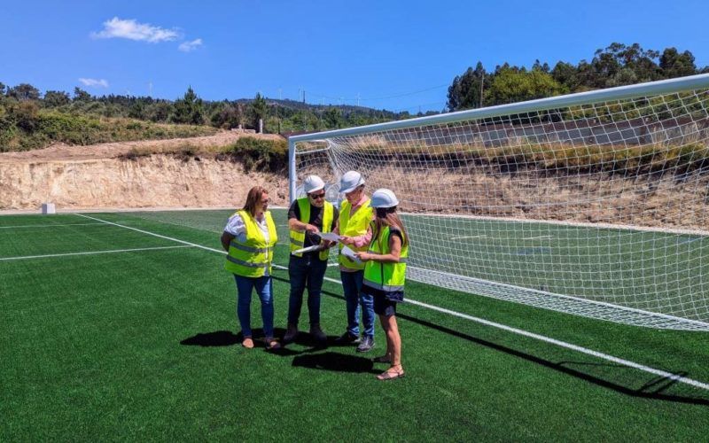 Avanzan a bo ritmo as obras do Campo de Fútbol de Augas Férrea na Cañiza
