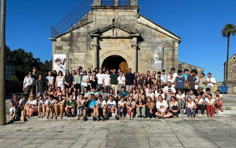100 peregrinos madrileños inician en Salvaterra o Camiño Taverneiro