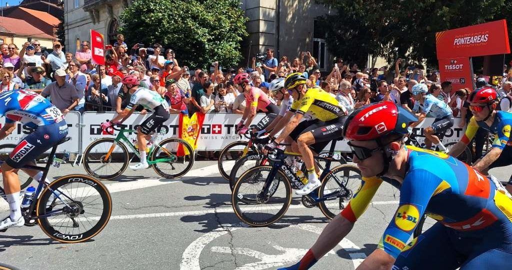 La Vuelta 24 enche de brillo a Ponteareas