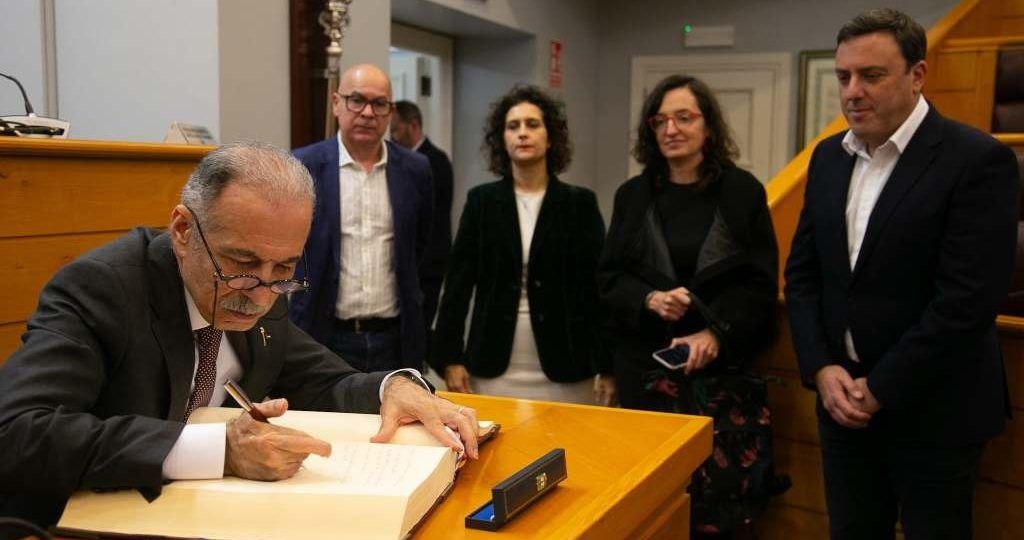 Deputación da Coruña recibe ao embaixador de Palestina en España