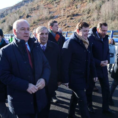 O ministro de Transportes inaugurou os novos viadutos do Castro da A-6