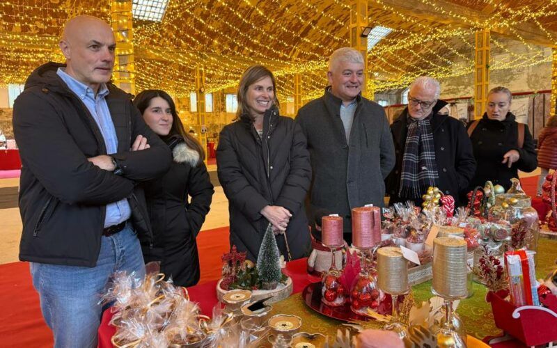 Mercatea de Nadal abrea as súas portas en Ponteareas