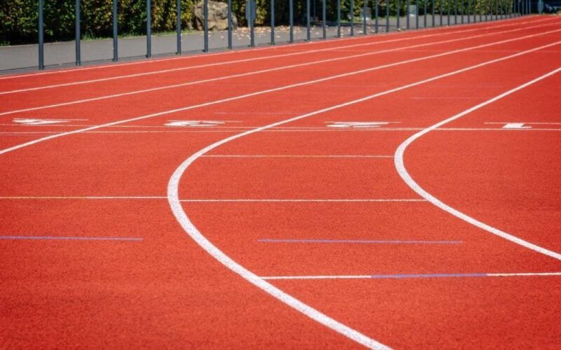 Clubs e atletas ponteareáns esixen reunirse co goberno para falar da nova pista de atletismo