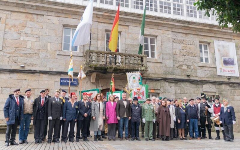 O artista Diego Giráldez reúne na Cañiza ás Asociacións e Irmandades Militares de España e Portugal