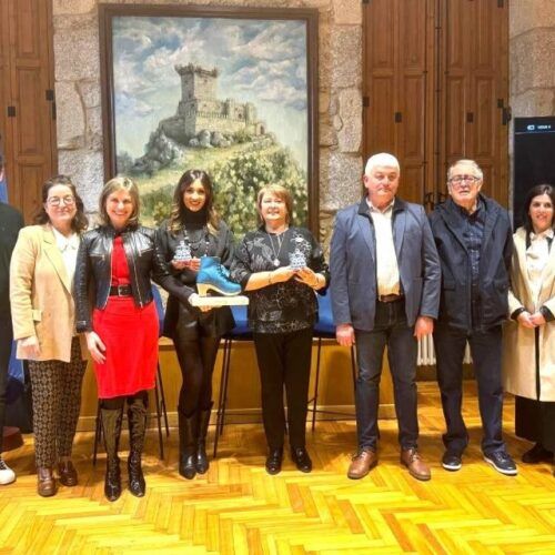 Ponteareas homenaxea ás artistas Teresa Novoa e Cristina Maró